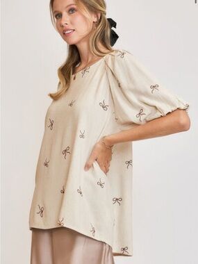 Umgee Cream Cotton Linen Embroidered Bow Top